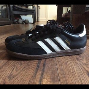 B&W Adidas Samba